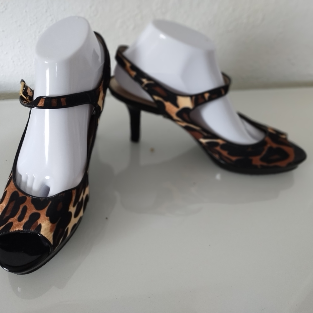 Bundle 3 🎉 Items $10-Liz Claiborne -Brown Leopard Print Heeled Sandals